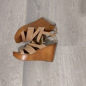 Lucky brand 3.5 inch heel size 6
